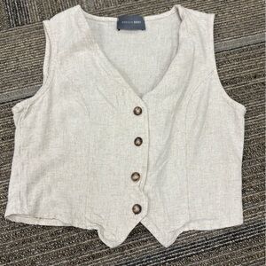 Hocus Gray Women's Cream Button-Up Top